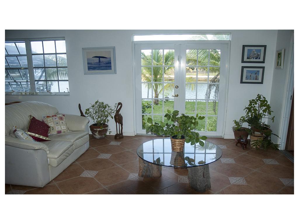 Silver Point Villa Freeport Esterno foto